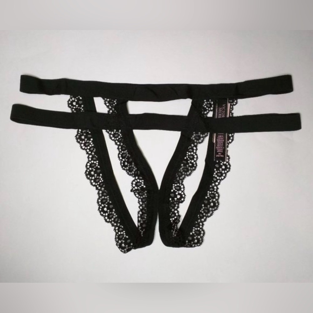 NWOT Victorias Secret Very Sexy Crochless Black eyelit Lace lingerie